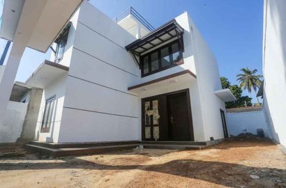 Brand New Modern House for Sale, Elakanda, Wattala - 7.5 Perches - 3 Bedrooms - 38.5 Mn