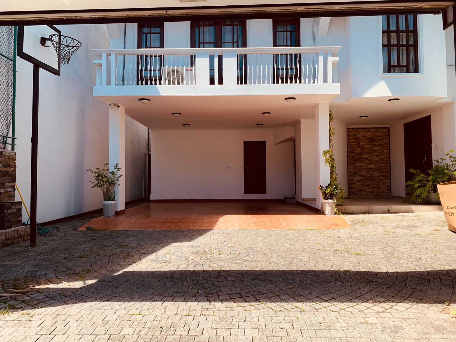 Luxury House For Rent In Park Road Colombo 05 - 5 Bedrooms - 1,500,000 per Month