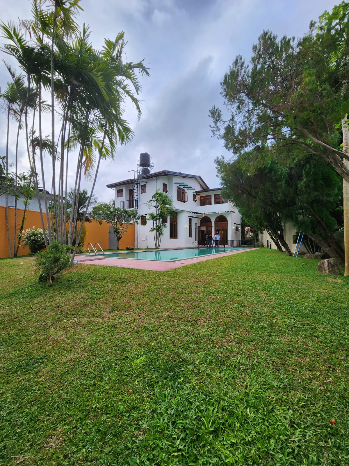 Luxury House with Pool for Rent Nawala - 6 Bedrooms & 6 Bathrooms - 800,000 LKR per Month