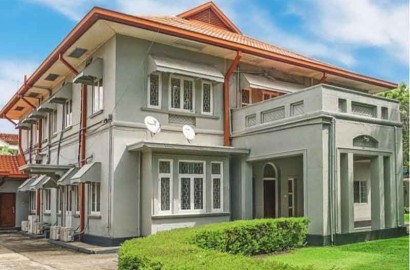Colonial Type Villa for Sale, Colombo 07 - 70 Perches - 1.05 Bn